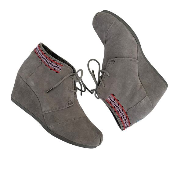Toms | Size 7.5 Wedge Suede Embroidered Bootie Lace Up Desert Grey Southwestern - Picture 2 of 9